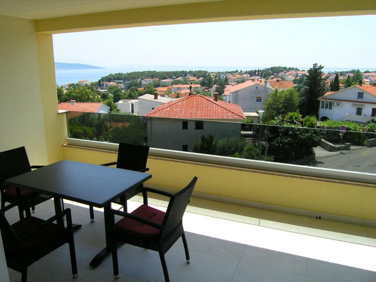 Apartmani Krajinovic Krk Town Bagian luar foto