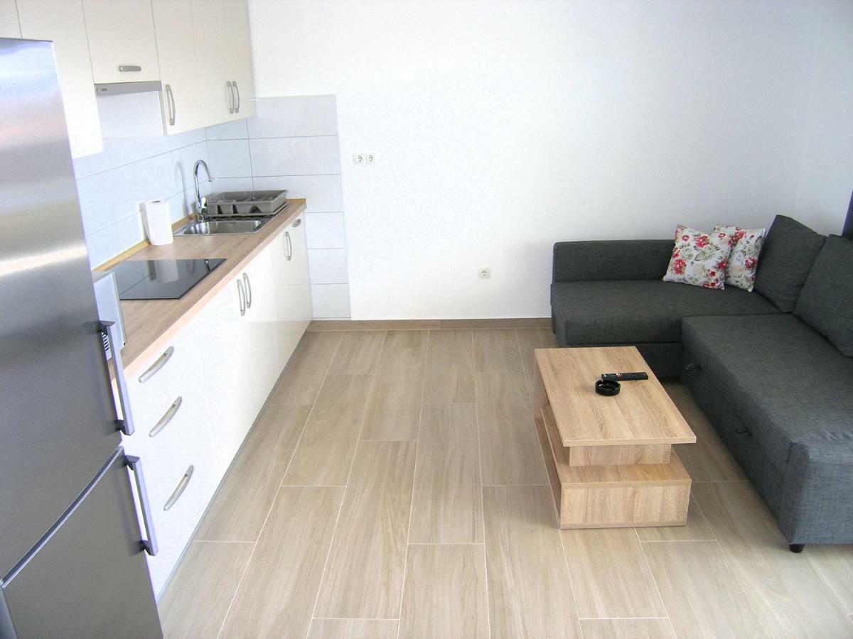 Apartmani Krajinovic Krk Town Bagian luar foto