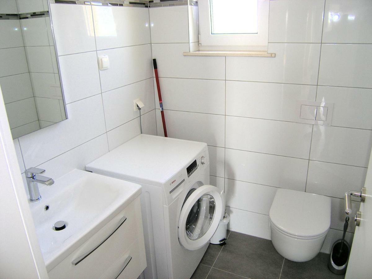 Apartmani Krajinovic Krk Town Bagian luar foto