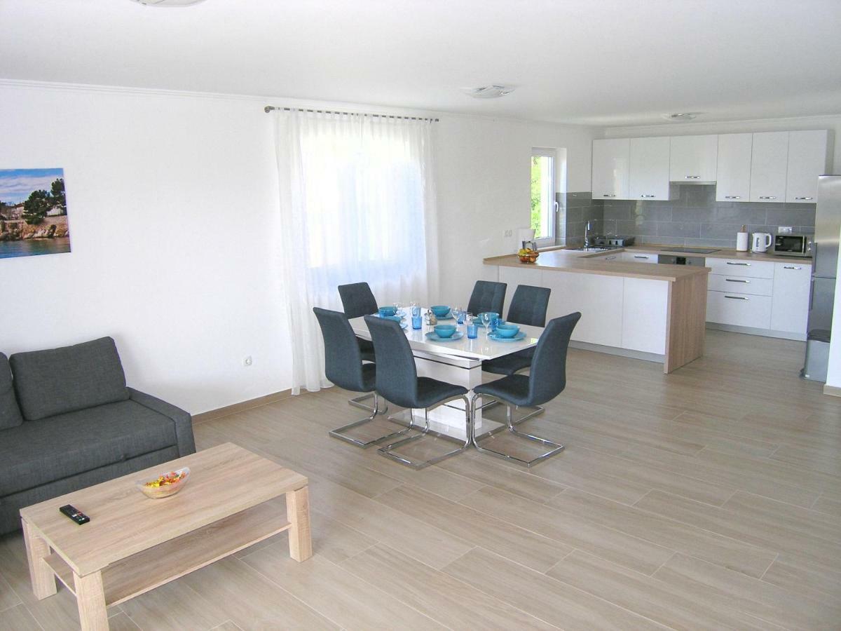 Apartmani Krajinovic Krk Town Bagian luar foto