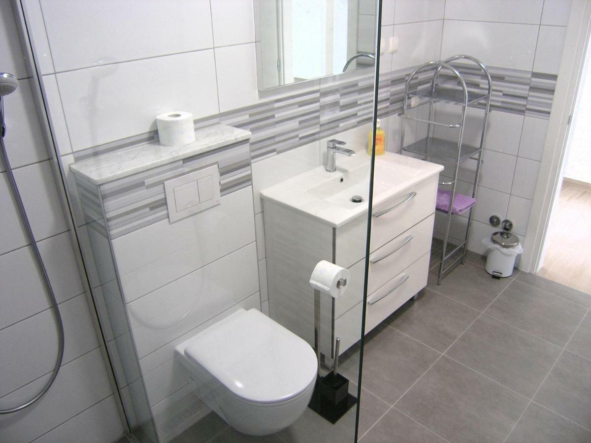 Apartmani Krajinovic Krk Town Bagian luar foto