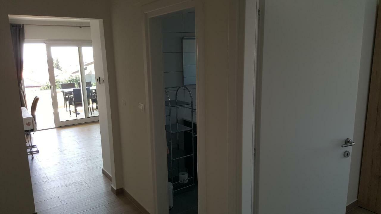 Apartmani Krajinovic Krk Town Bagian luar foto